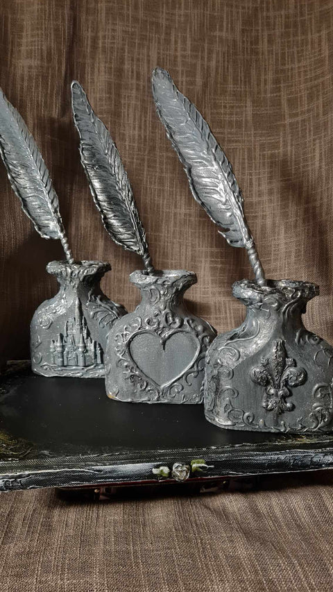 Silvery Pen and Penholder Set