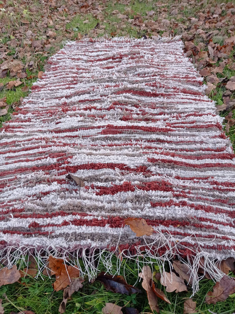 Fluffy carpet; Red +White +Gray; loomed Rug; 172x85cm