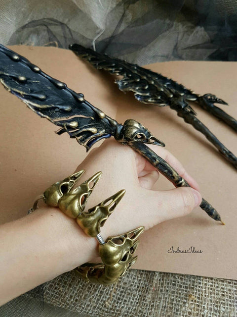 Gothic Crawskull feather pen