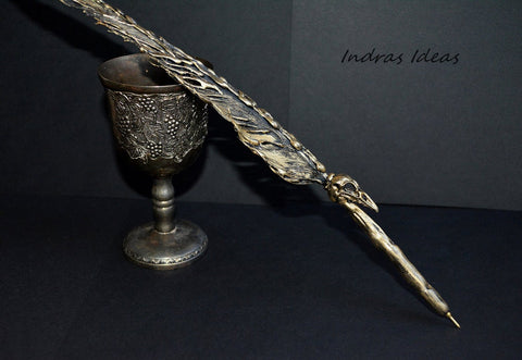 Gothic Crawskull feather pen