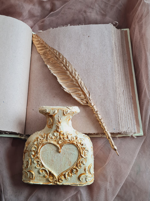 Personalized Vintage Wedding Guest Book – 3D Sculpted Gold Heart Monogram Keepsake with Feather Pen & Stand