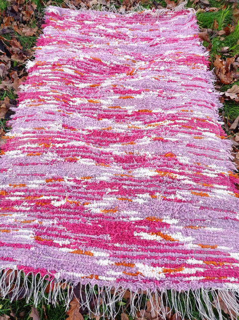 Fluffy carpet; Purple +Red +White; loomed Rug; 154x85cm